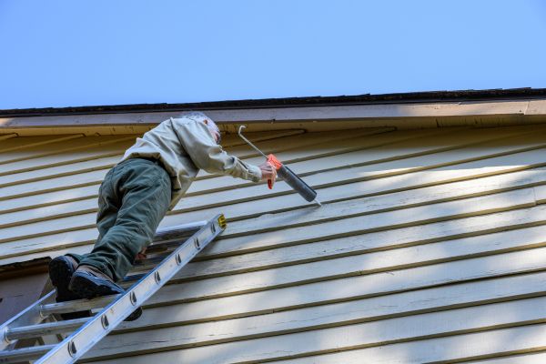 Vinyl Siding Caulk Repair in Sequim