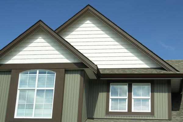 Vertical Vinyl Siding Repair in Sequim