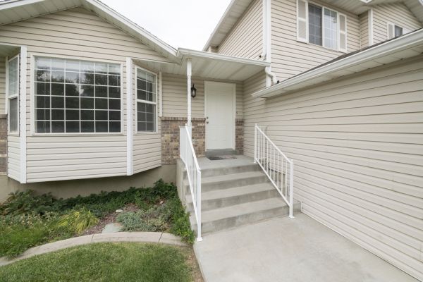 White Vinyl Siding Replacement in Sequim